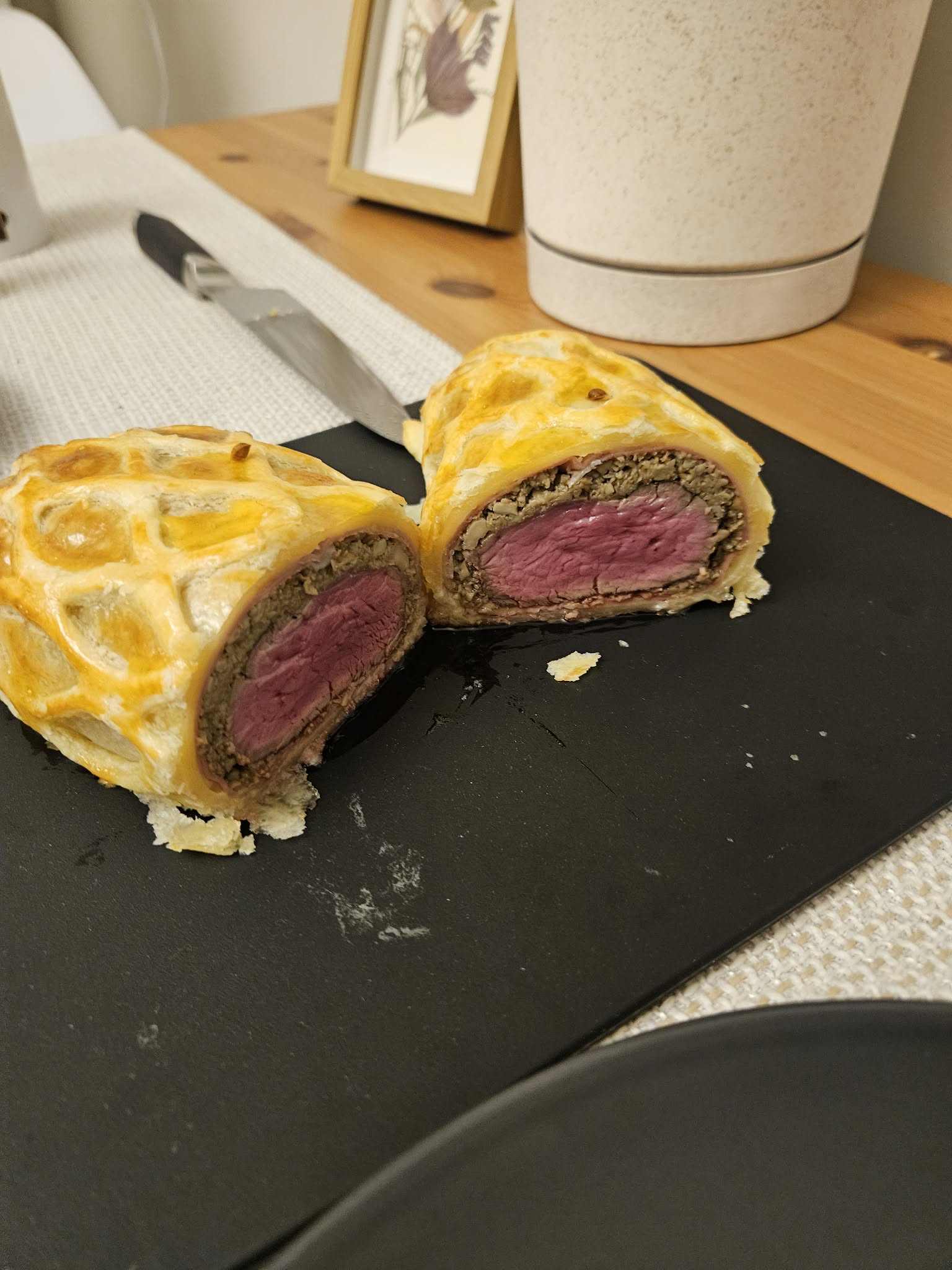 Przekrój Wellingtona z kratką — medium-rare